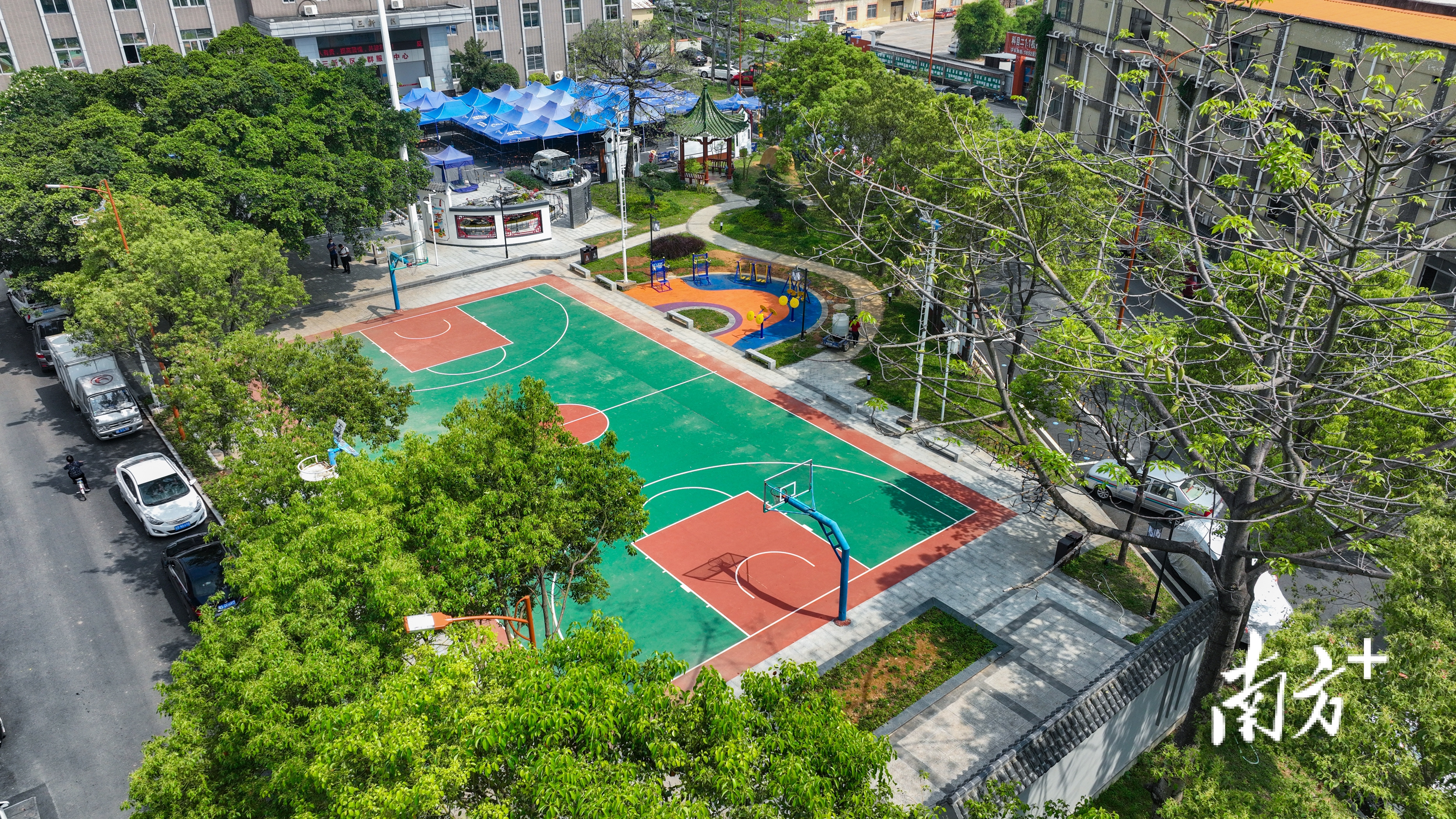 特色乡村篮球场建设逐步推广，推动乡村振兴战略的简单介绍