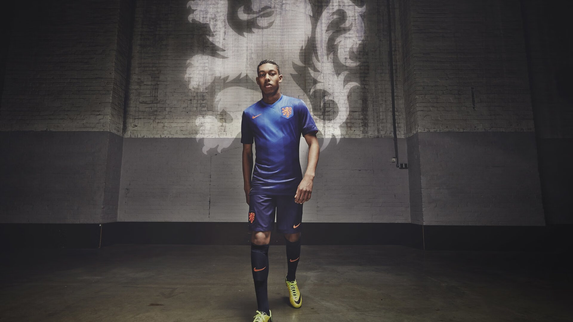 德甲活力全开：攻防转换让人目不暇接！，德甲身体对抗