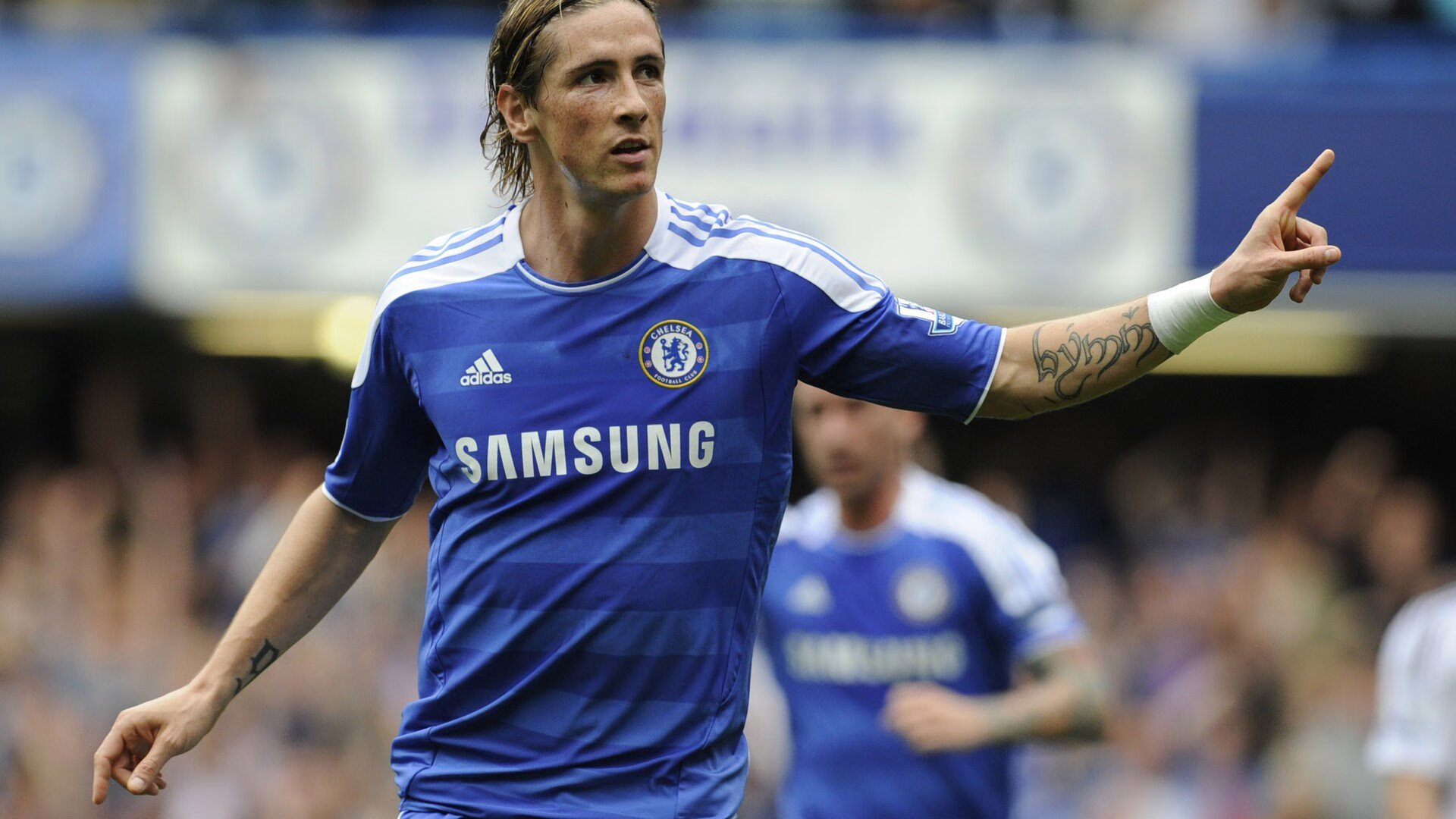 足球自主品牌球衣系列发布引发抢购，足球衣服品牌前十排名